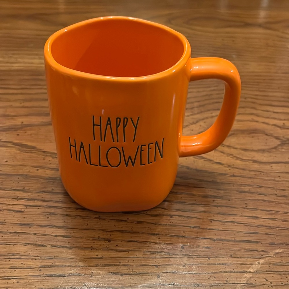 Rae Dunn HAPPY HALLOWEEN mug‎